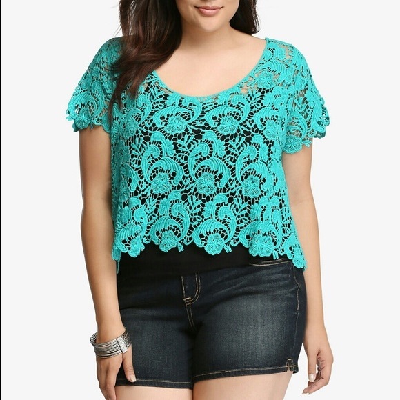 plus size lace cropped top